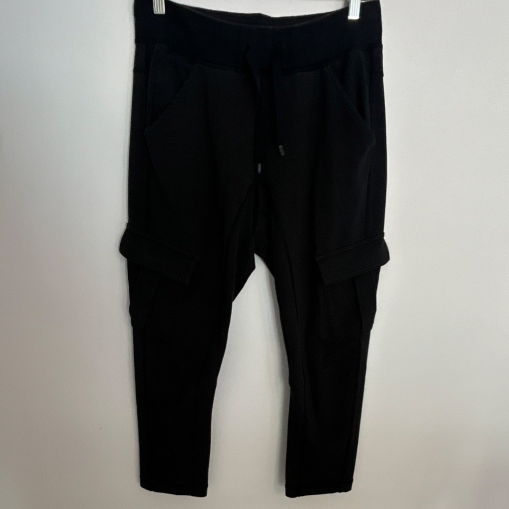 Lululemon Women's Black Jogger Pants 6 Drawstring Cargo Pockets Tapered